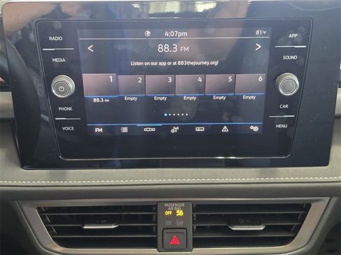 New 2025 Volkswagen Taos SE image 12