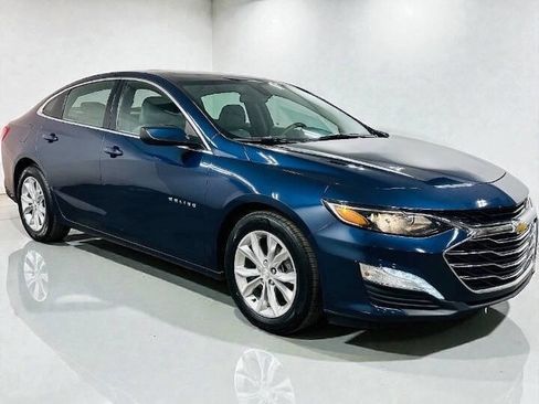 Used 2020 Chevrolet Malibu LT image 2