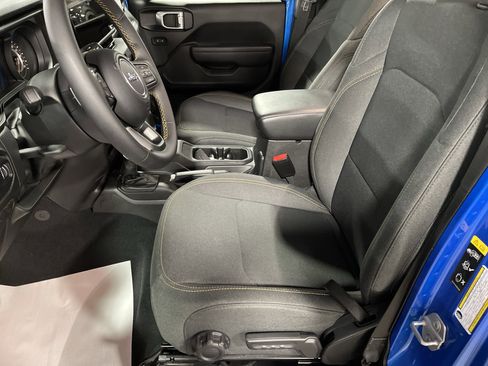 Used 2024 Jeep Wrangler Sport S image 8