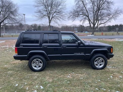 Used 2000 Jeep Cherokee Classic image 22
