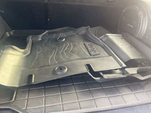 Used 2020 Jeep Wrangler Unlimited Sahara image 23