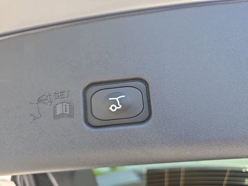 New 2026 Lincoln Nautilus Premier AWD/4WD image 13