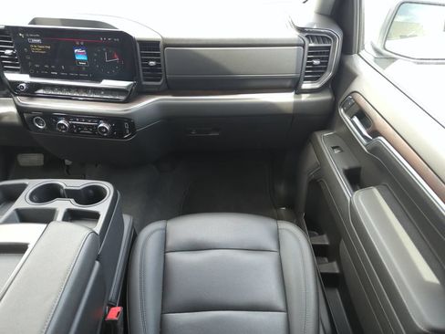 Used 2024 GMC Sierra 1500 SLT AWD/4WD image 15