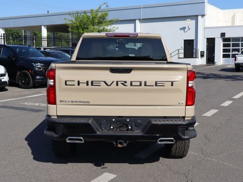 Used 2023 Chevrolet Silverado 1500 LT Trail Boss w/ Protection Package AWD/4WD image 9