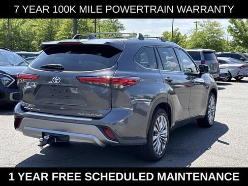 Used 2022 Toyota Highlander Platinum AWD/4WD image 2