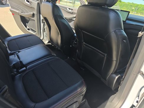 Used 2025 Ford Escape ST-Line w/ Tech Pack #1 FWD image 11