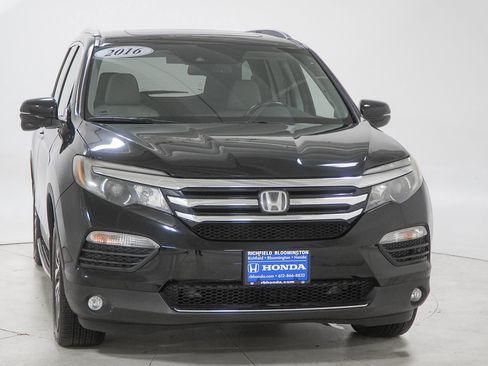 Used 2016 Honda Pilot Touring image 17