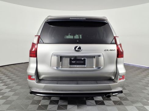 Used 2022 Lexus GX 460 Premium w/ Accessory Package AWD/4WD image 5