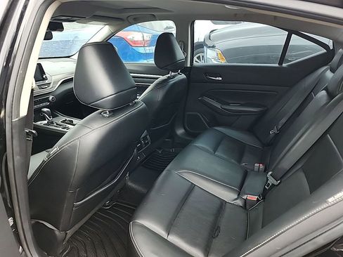 Used 2019 Nissan Altima 2.5 Platinum image 12