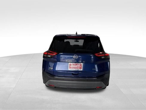 Used 2022 Nissan Rogue SV FWD image 4