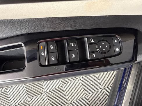 Used 2023 Nissan Pathfinder SL w/ SL Premium Package AWD/4WD image 12