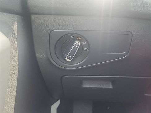 Used 2019 Volkswagen Tiguan SE w/ Panoramic Sunroof Package AWD/4WD image 18