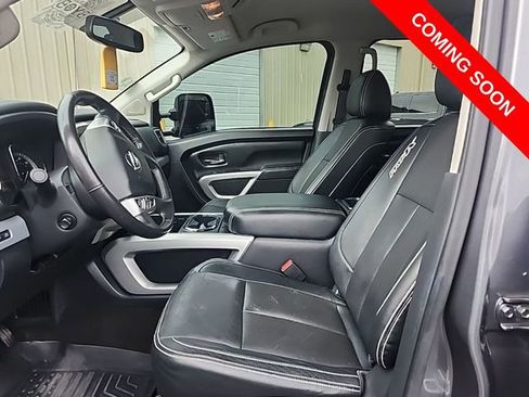 Used 2019 Nissan Titan PRO-4X w/ Pro-4x Convenience Package AWD/4WD image 5