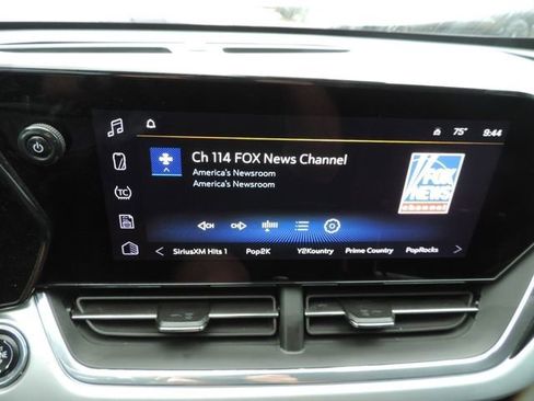 Certified 2025 Chevrolet Trax LT w/ LT Convenience Package image 24