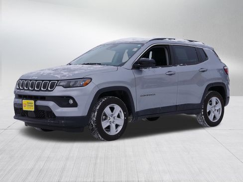 Used 2022 Jeep Compass Latitude w/ Convenience Group image 3