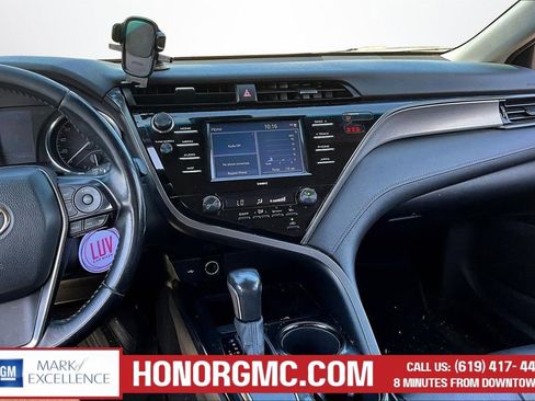 Used 2020 Toyota Camry SE w/ Convenience Package image 9