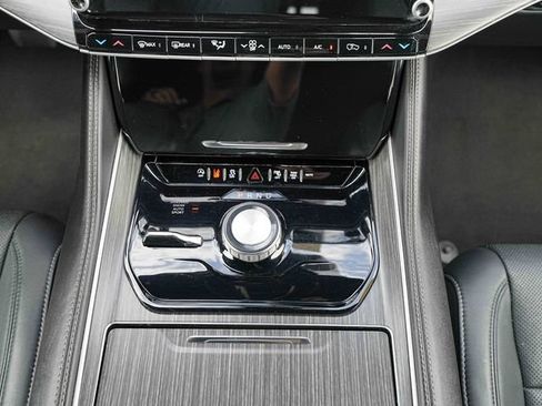 Used 2024 Jeep Wagoneer L Series II w/ Flexible Seating Group AWD/4WD image 32