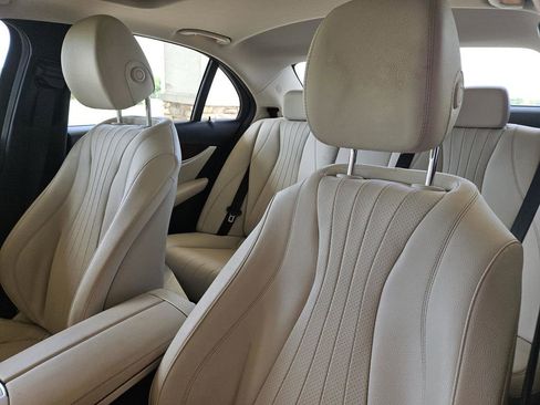 Used 2019 Mercedes-Benz E 300 4MATIC image 25