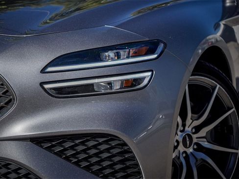 Used 2022 Genesis G70 3.3T image 3