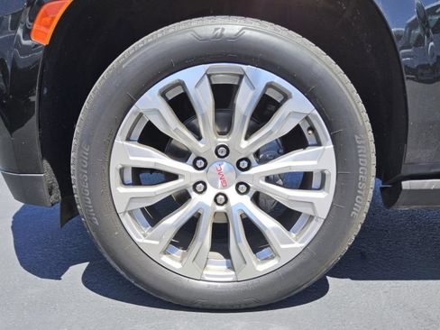 Used 2022 GMC Yukon Denali AWD/4WD image 2