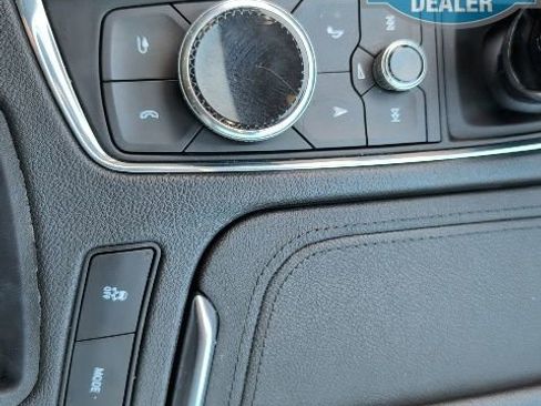 Used 2020 Cadillac XT6 Premium Luxury image 29