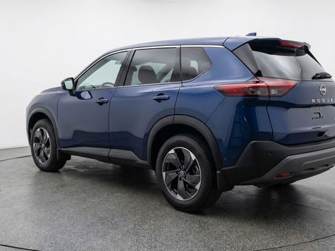 Used 2025 Nissan Rogue SV AWD/4WD image 6