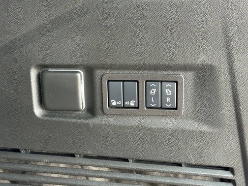 Used 2024 GMC Yukon Denali Ultimate AWD/4WD image 41