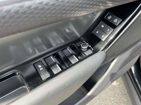 Used 2021 Land Rover Range Rover Velar S AWD/4WD image 16