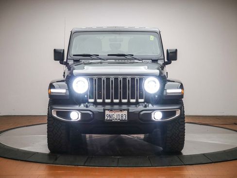 Used 2018 Jeep Wrangler Unlimited Sahara AWD/4WD image 7