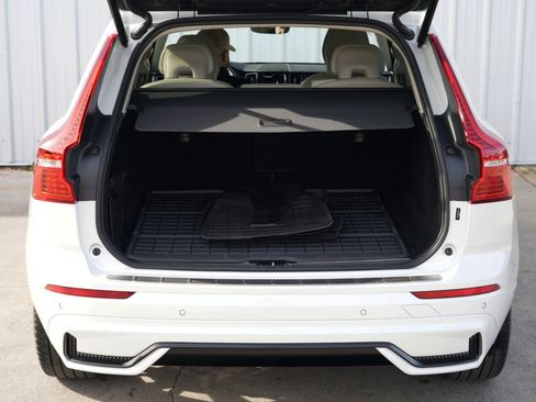 Used 2023 Volvo XC60 B5 Ultimate w/ Protection Package Premier image 10