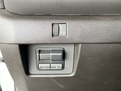 Used 2025 Chevrolet Colorado LT w/ Advanced Trailering Package AWD/4WD image 10