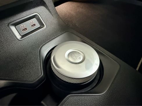 Used 2019 BMW X7 xDrive50i w/ M Sport Package image 19