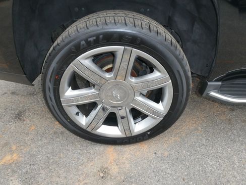 Used 2016 Cadillac Escalade Luxury image 37