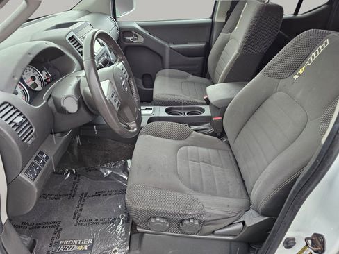 Used 2015 Nissan Frontier PRO-4X image 21