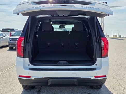 New 2026 GMC Yukon XL Elevation image 7