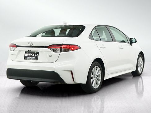 Used 2026 Toyota Corolla LE w/ LE Premium Package FWD image 5