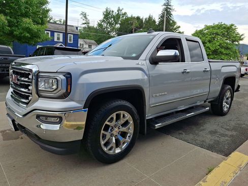 Used 2018 GMC Sierra 1500 SLT w/ SLT Premium Package AWD/4WD image 3