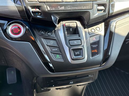 Used 2024 Honda Odyssey Elite image 7