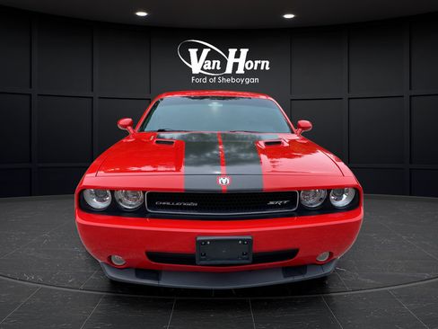 Used 2009 Dodge Challenger SRT8 w/ SRT Option Group II RWD image 2