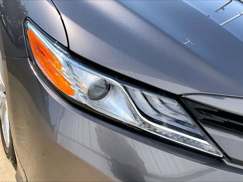Used 2020 Toyota Camry XLE w/ Sunroof Package FWD image 33