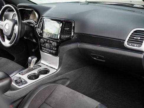 Used 2020 Jeep Grand Cherokee Trailhawk w/ Interior Metal Package image 22