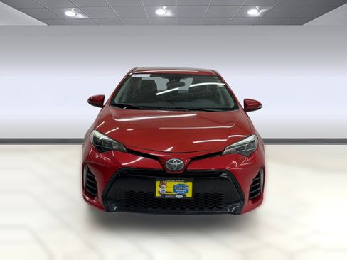 Used 2017 Toyota Corolla SE w/ SE Premium Package FWD image 5