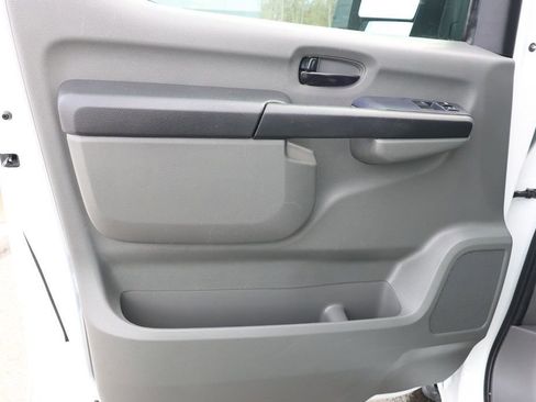 Used 2021 Nissan NV 2500 S image 10