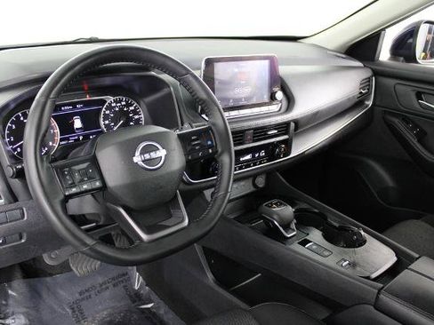 Certified 2025 Nissan Rogue SV image 19