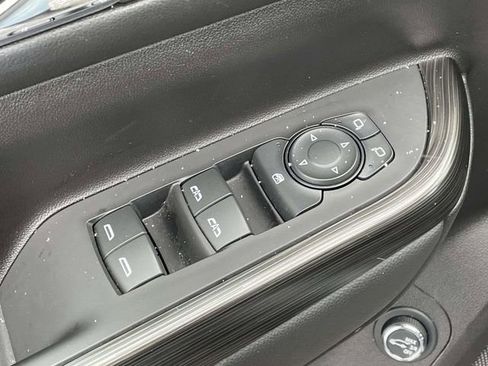 Used 2023 GMC Acadia SLT image 18