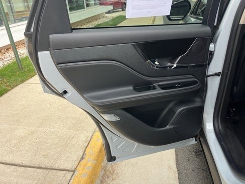 Used 2025 Lincoln Corsair Reserve w/ Towing Package image 19