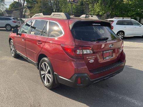 Used 2018 Subaru Outback 2.5i Limited AWD/4WD image 3