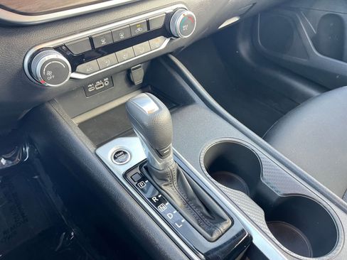 Used 2025 Nissan Altima 2.5 SV image 41