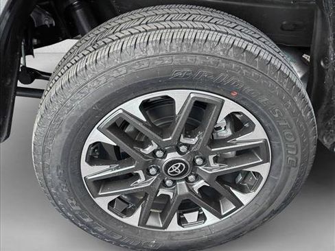 Used 2025 Toyota Tundra Limited image 9