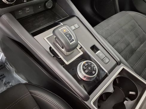 Used 2024 Mitsubishi Outlander SE AWD/4WD image 21